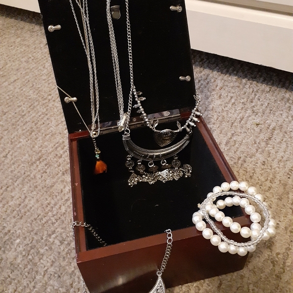 💥SOLD💥 - Picture 2 of 3